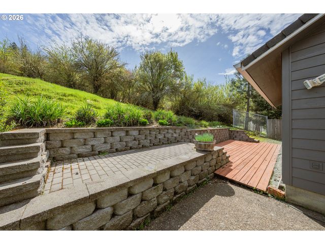 1074 ARBURNIA St, Myrtle Creek, OR 97457