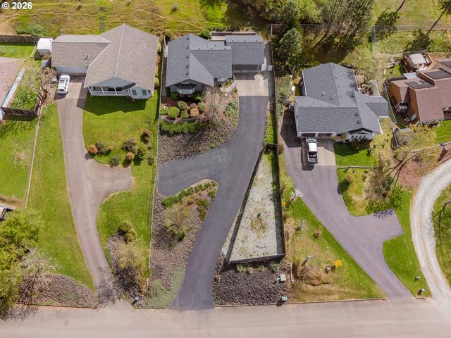 1074 ARBURNIA St, Myrtle Creek, OR 97457