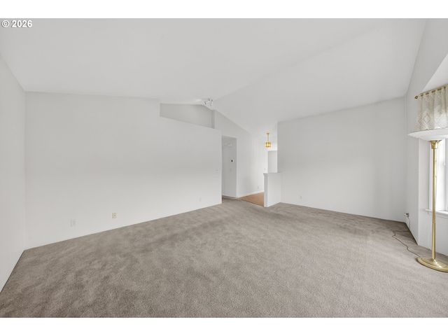 1074 ARBURNIA St, Myrtle Creek, OR 97457
