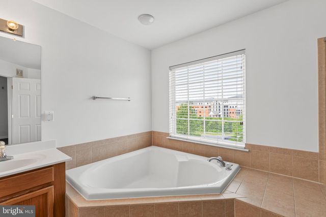 15541 JOHN DISKIN CIR, Woodbridge, VA 22191