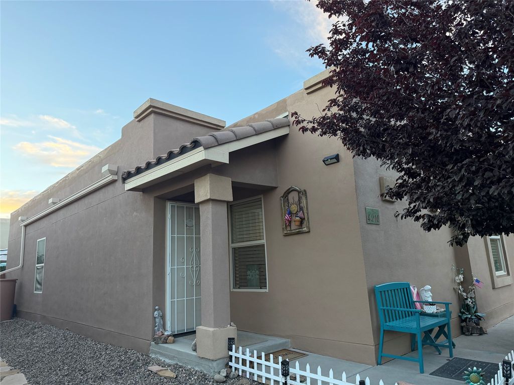 4210 Luz De Estrella, Santa Fe, NM 87507