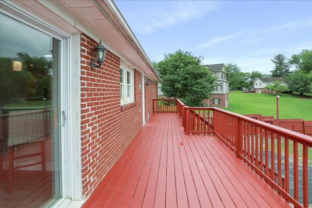 210 JACKSON AVE, New Market, VA 22844