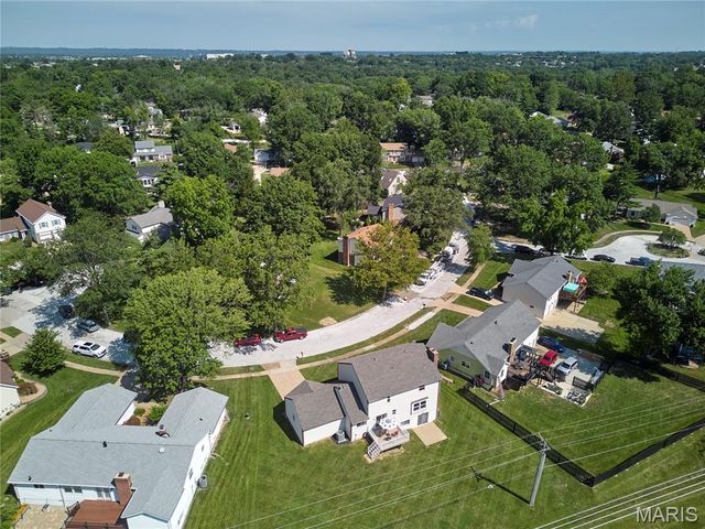 15648 Sugarridge Court, Chesterfield, MO 63017