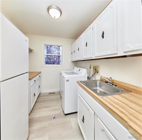 15648 Sugarridge Court, Chesterfield, MO 63017