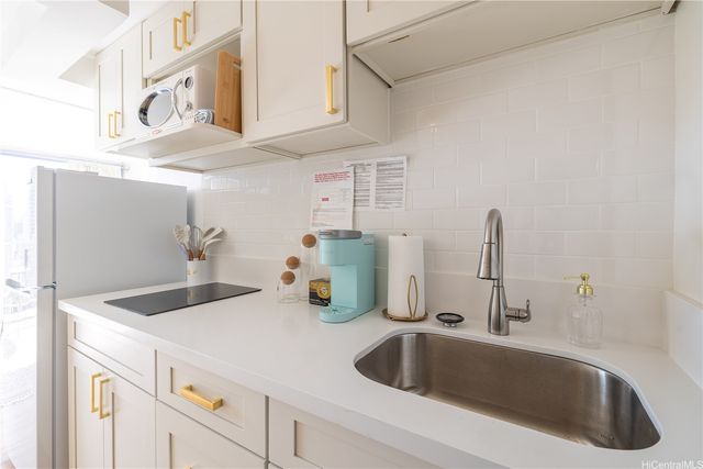 2427 Kuhio Avenue 1605, Honolulu, HI 96815