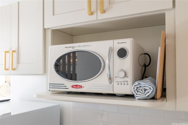 2427 Kuhio Avenue 1605, Honolulu, HI 96815