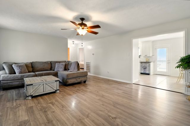 1864 Sawgrass Ln, Chapel Hill, TN 37034