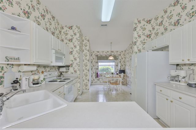 2308 BROOKFIELD GREENS CIRCLE, Sun City Center, FL 33573