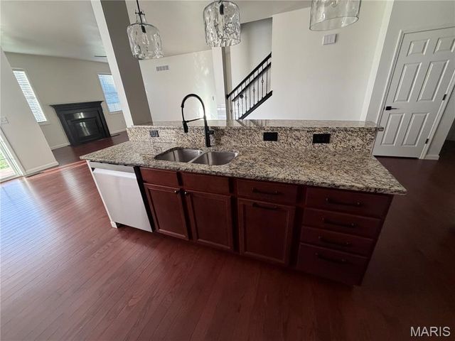 520 Longfellow Drive, O'fallon, IL 62269