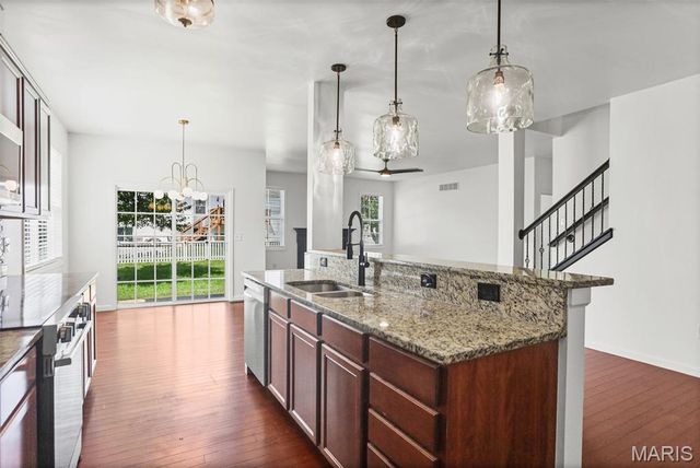 520 Longfellow Drive, O'fallon, IL 62269