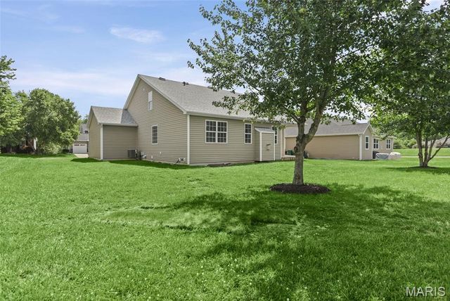 520 Longfellow Drive, O'fallon, IL 62269