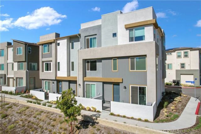27582 Manzanita Way, Valencia, CA 91381