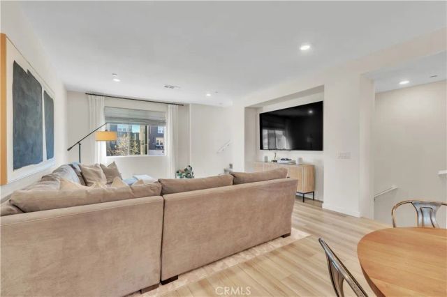 27582 Manzanita Way, Valencia, CA 91381