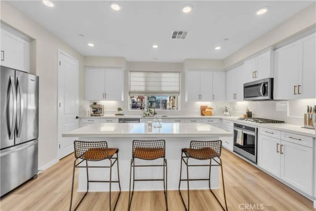 27582 Manzanita Way, Valencia, CA 91381