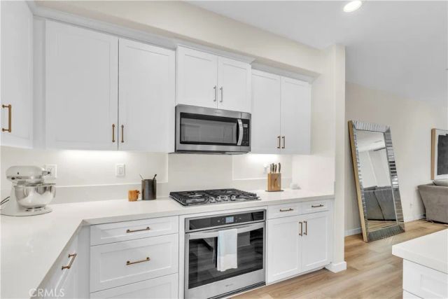 27582 Manzanita Way, Valencia, CA 91381