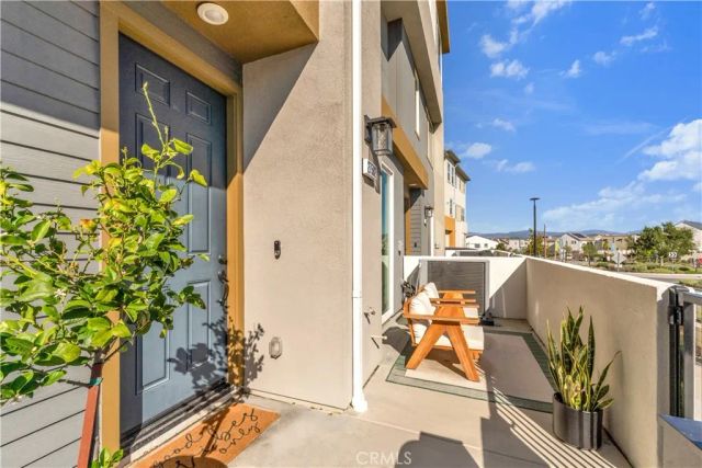 27582 Manzanita Way, Valencia, CA 91381