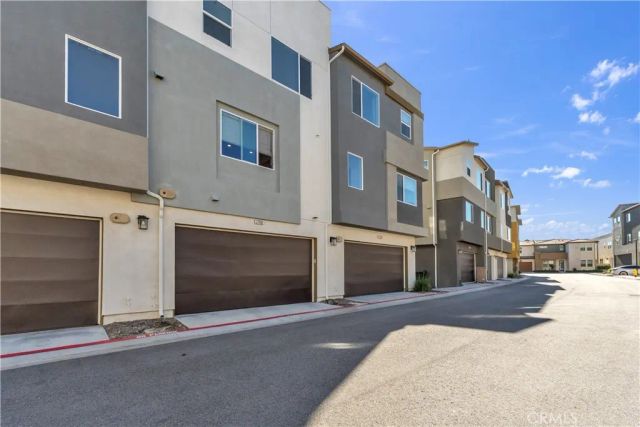 27582 Manzanita Way, Valencia, CA 91381