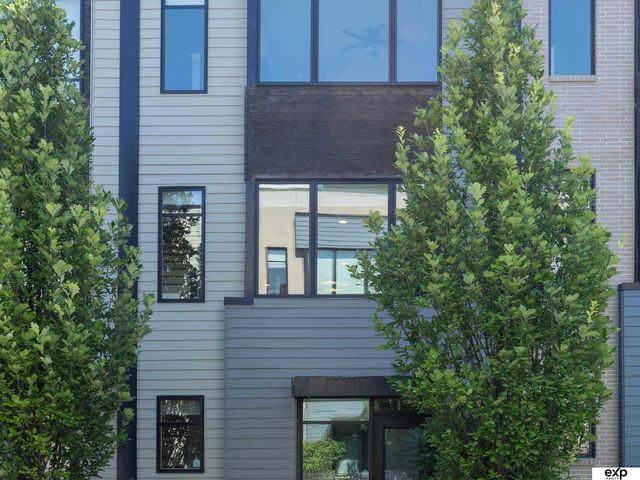 1205 S 10th Court, Omaha, NE 68108