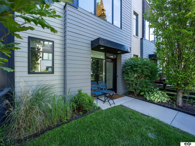 1205 S 10th Court, Omaha, NE 68108
