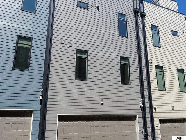 1205 S 10th Court, Omaha, NE 68108