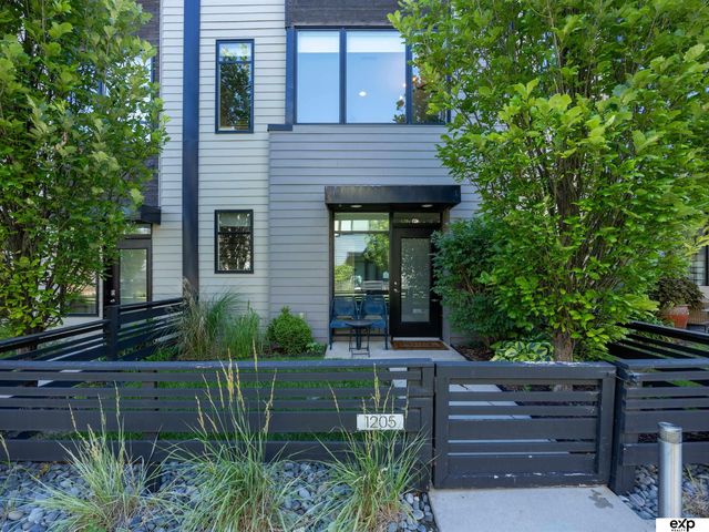 1205 S 10th Court, Omaha, NE 68108