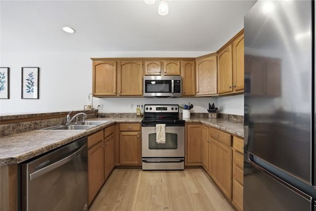452 N Mckenzie Lane, North Liberty, IA 52317