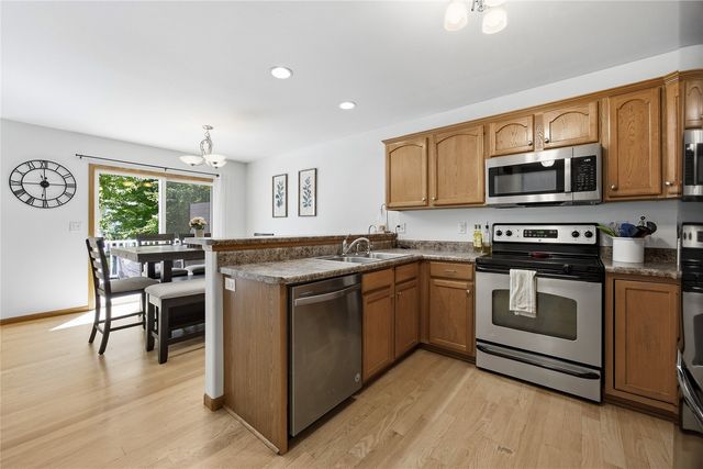 452 N Mckenzie Lane, North Liberty, IA 52317