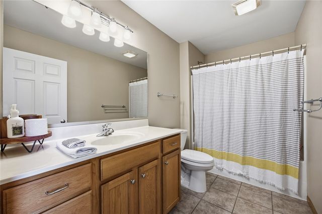 452 N Mckenzie Lane, North Liberty, IA 52317