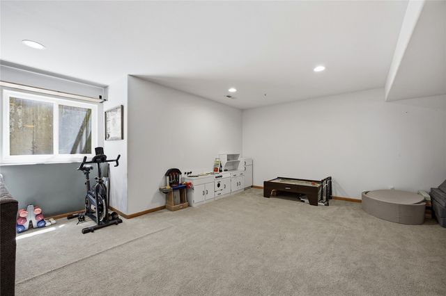452 N Mckenzie Lane, North Liberty, IA 52317