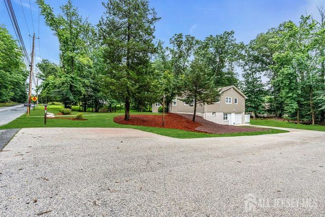 13 Hawkins Road, Morganville, NJ 07751