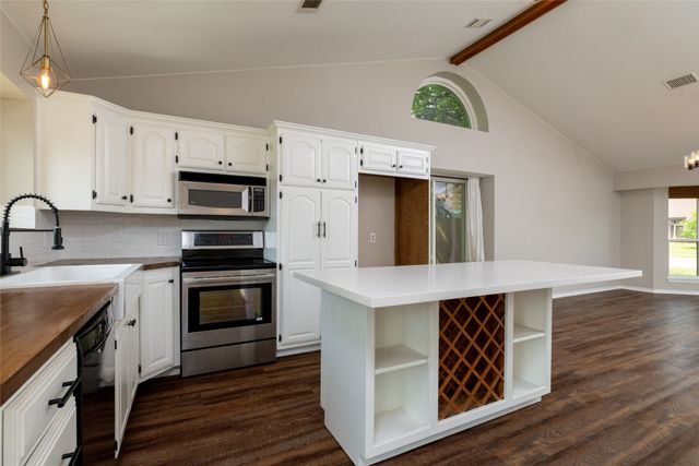 7802 Park Lane, Rowlett, TX 75089