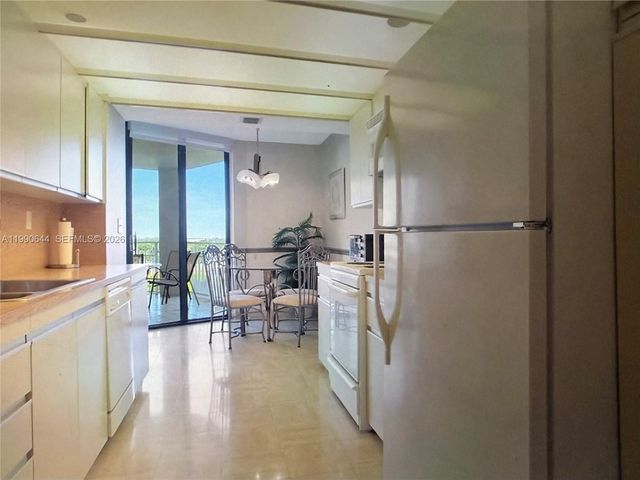 2000 Towerside Ter 1005, Miami, FL 33138