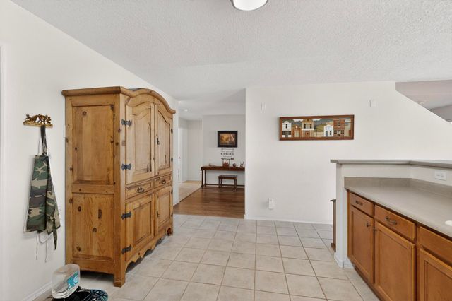 5335 Fossil Ridge Place NW, Albuquerque, NM 87114