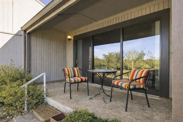1805-102 West Lane, Kerrville, TX 78028