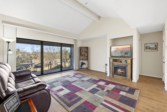 1805-102 West Lane, Kerrville, TX 78028
