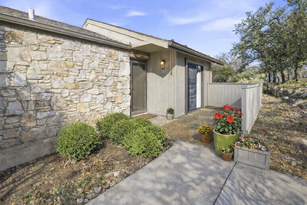 1805-102 West Lane, Kerrville, TX 78028