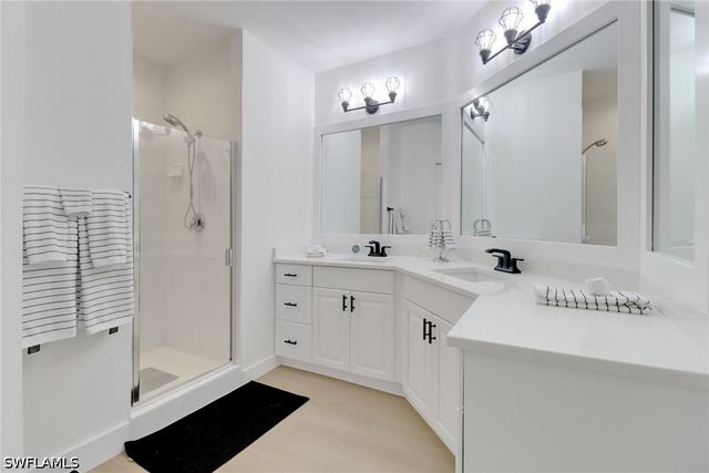 451 Bayfront PL 5505, Naples, FL 34102