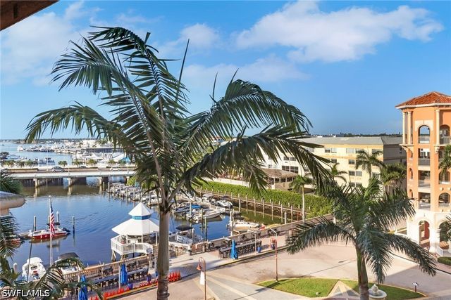 451 Bayfront PL 5505, Naples, FL 34102