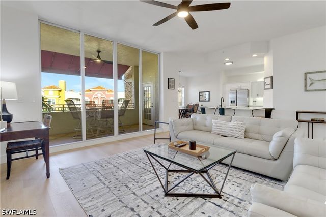 451 Bayfront PL 5505, Naples, FL 34102