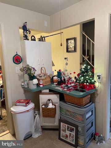 627 COLONY DR, York, PA 17404