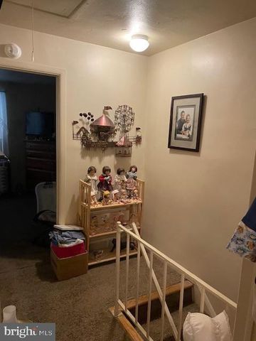 627 COLONY DR, York, PA 17404