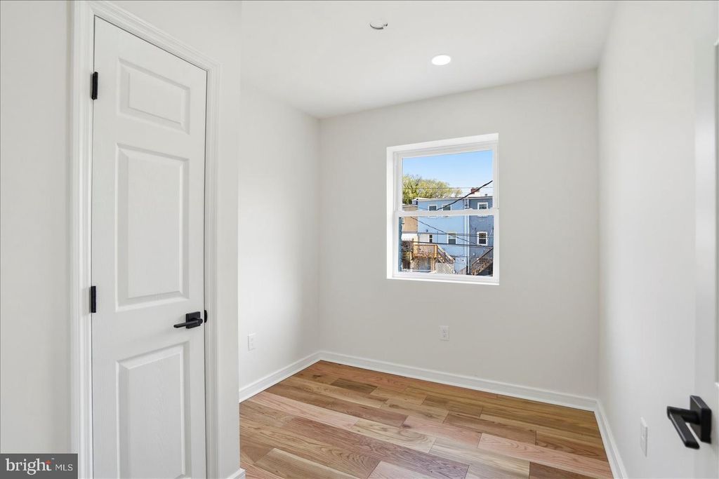 Image 27 of property listing at 3919 BROOKLYN AVE, Baltimore, MD 21225