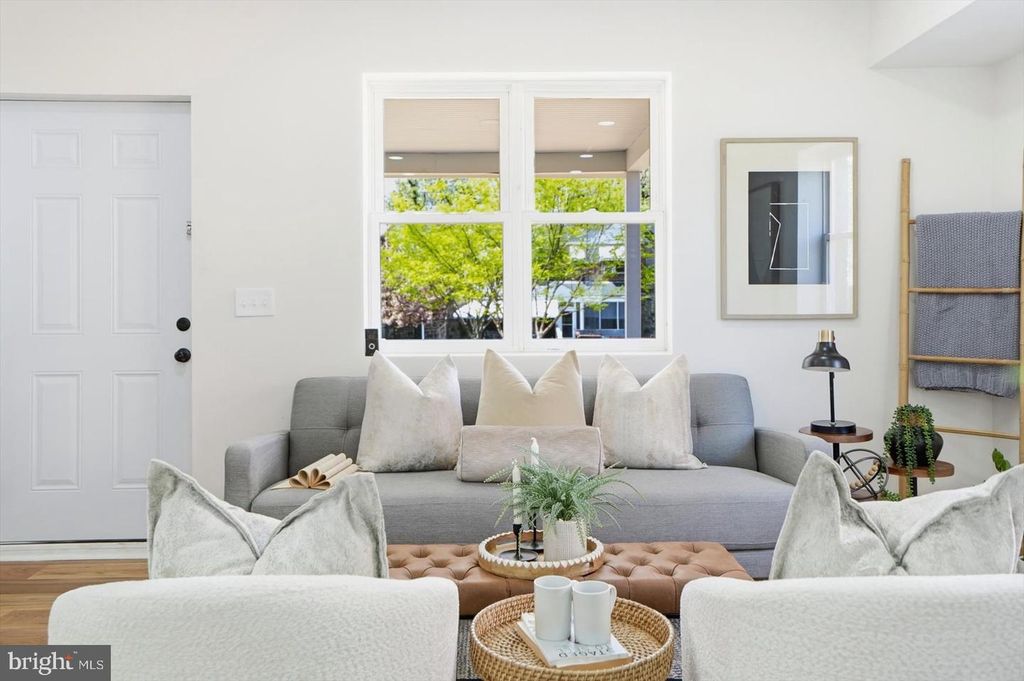 Image 3 of property listing at 3919 BROOKLYN AVE, Baltimore, MD 21225