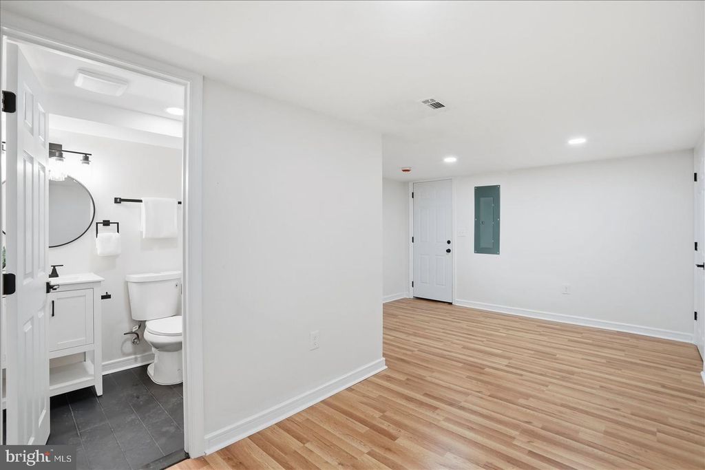 Image 31 of property listing at 3919 BROOKLYN AVE, Baltimore, MD 21225