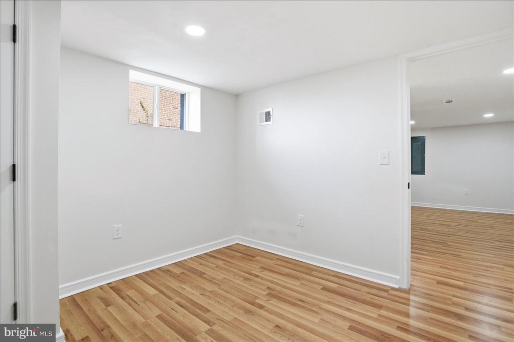Image 32 of property listing at 3919 BROOKLYN AVE, Baltimore, MD 21225
