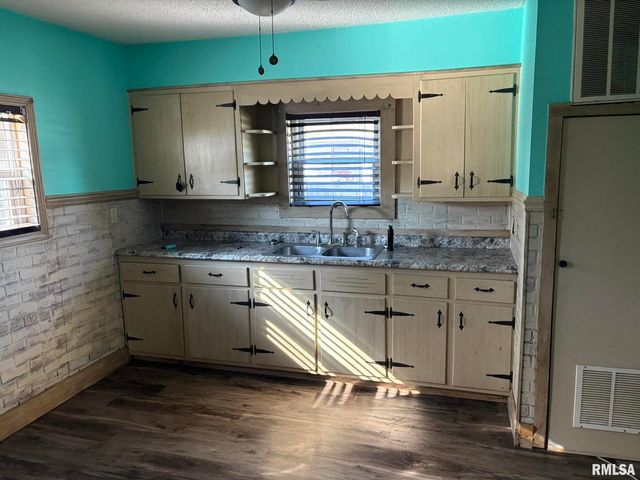 812 W Lindell Street, West Frankfort, IL 62896