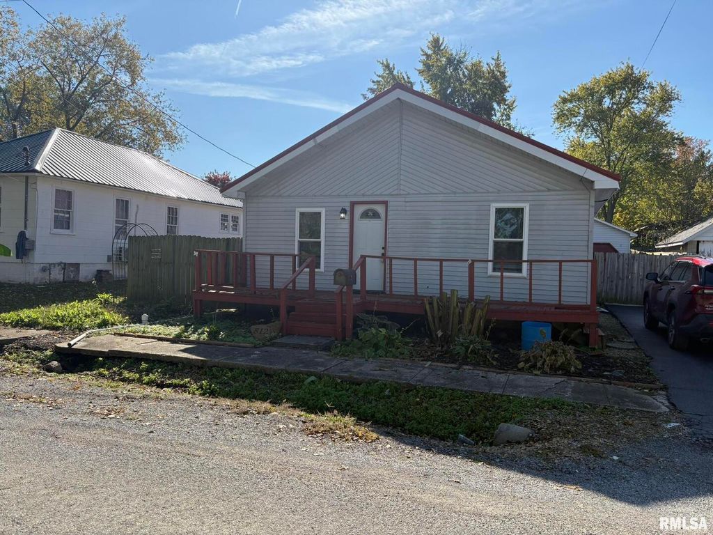 812 W Lindell Street, West Frankfort, IL 62896