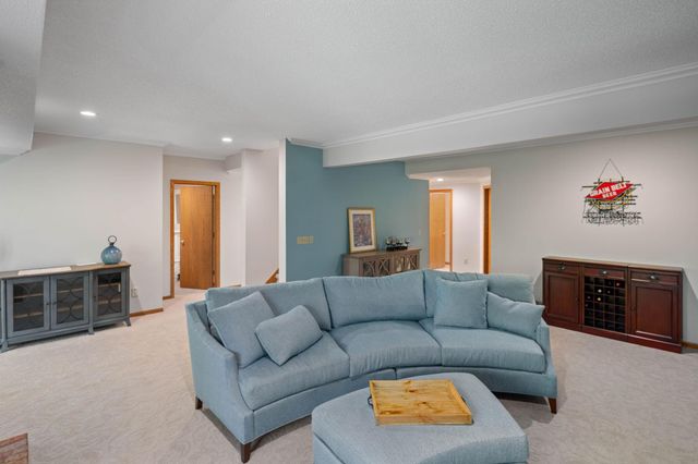 12755 Falcon Court, Apple Valley, MN 55124