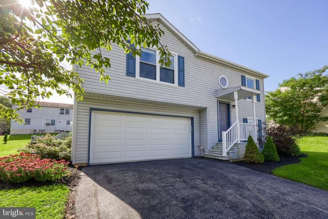 8851 PRESIDENTS DR, Hummelstown, PA 17036