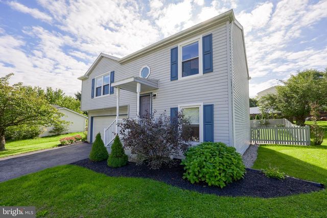 8851 PRESIDENTS DR, Hummelstown, PA 17036